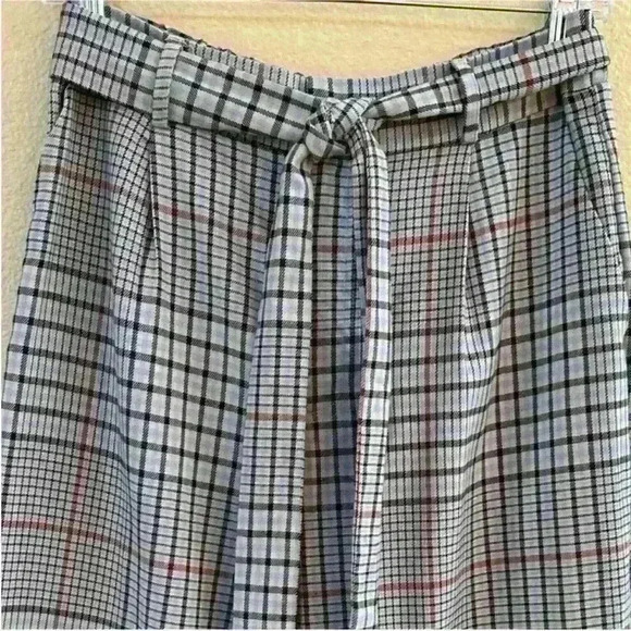 Forever 21 Plaid Belted Wide Leg Pant Size
Large EUC! - Picture 4 of 6